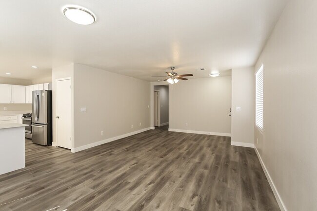 Photo - 523 Roberta Alecia Ave