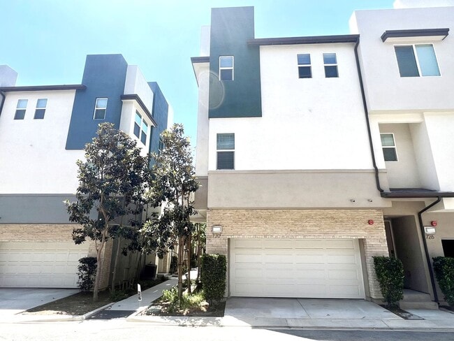 Building Photo - Beautiful 2 Bedroom Contemporary Style Townhome for Lease in Brea with Attached 2-Car Garage