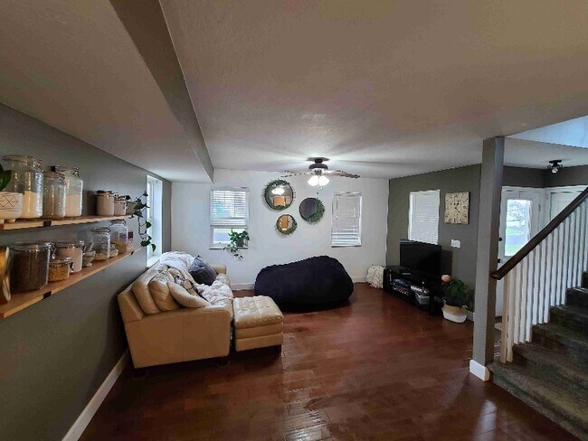 Photo - 231 Meadow Cir