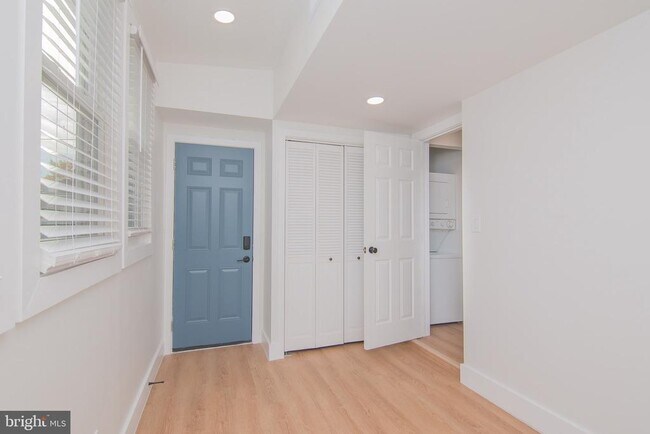 Photo - 1629 West Virginia Ave NE Unit 3