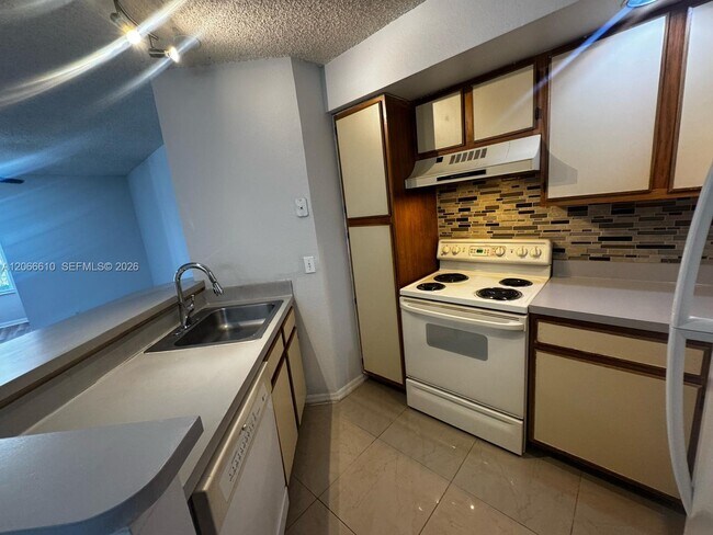 Photo - 3360 Pinewalk Dr N Unit 1324