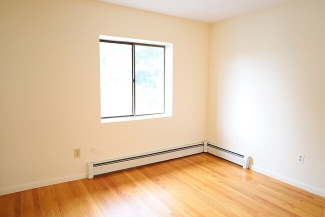 Photo - 72 Martensen St Unit 4