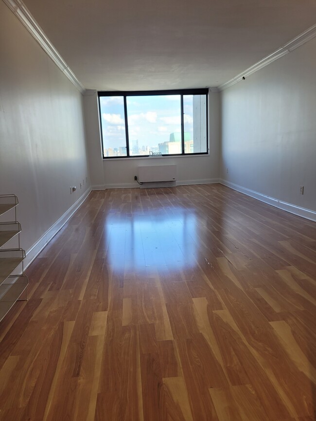 Photo - 45 River Dr S Unidad 3301