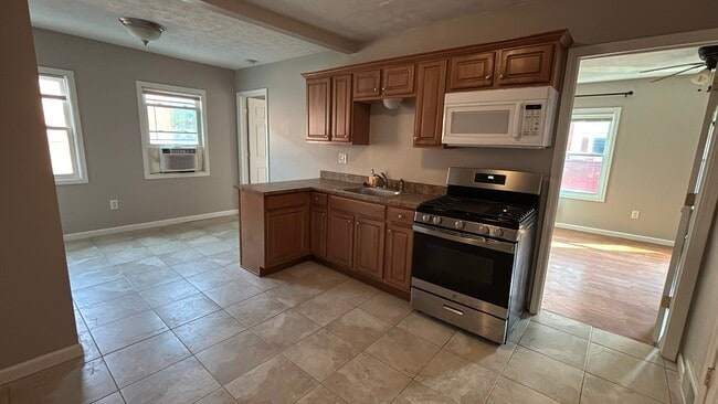 Photo - 12010 Paul Ave