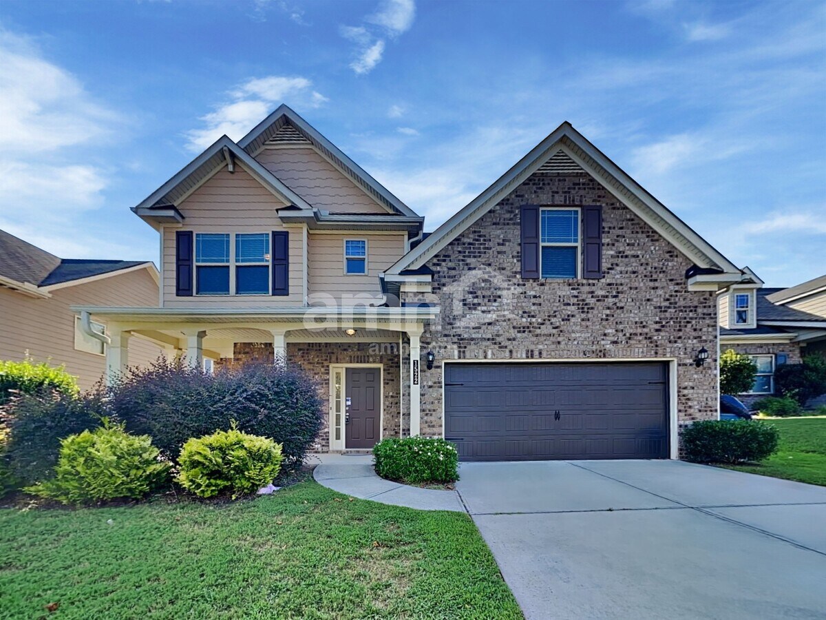 Photo - 1522 Balvaird Dr SE