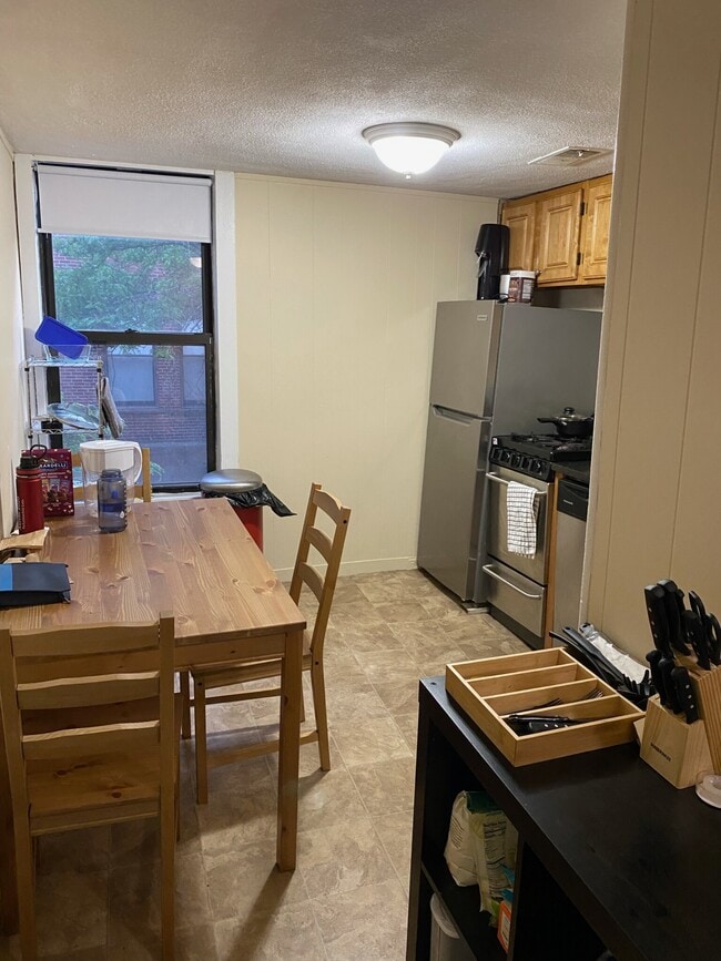 Photo - 218 Cambridge St