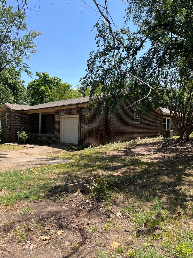 Photo - 621 Oklahoma Ave