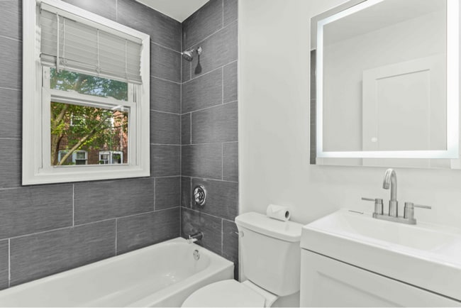 Photo - 1452 Smith Pl SE Unidad b