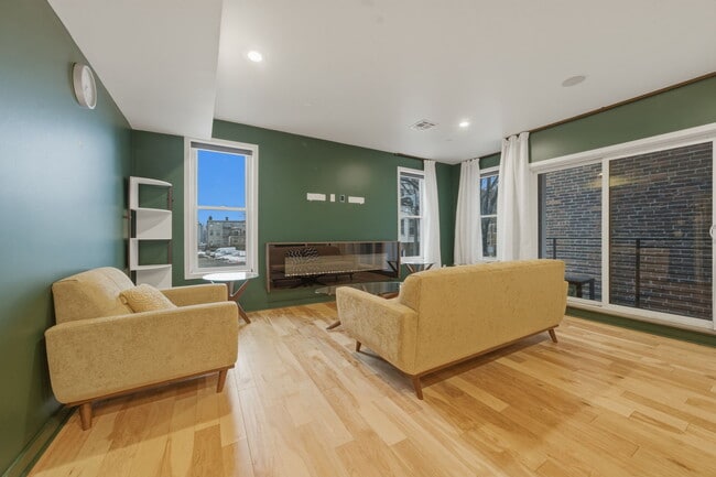 Photo - 186 Paris St Unit 1