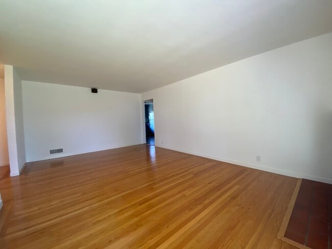 Photo - 2101 Trousdale Dr