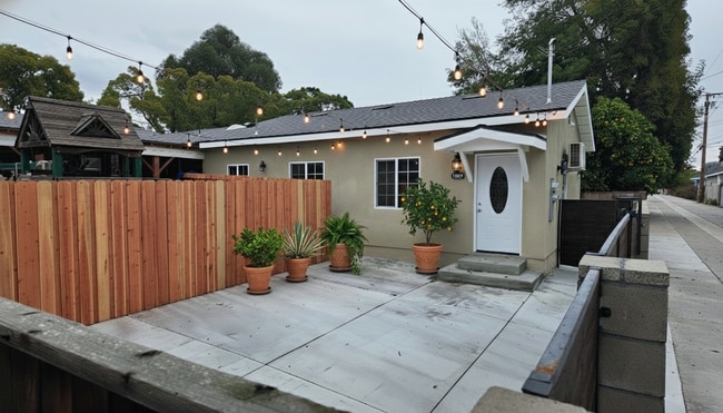 Building Photo - 14962 Lambert Rd Unit 14960