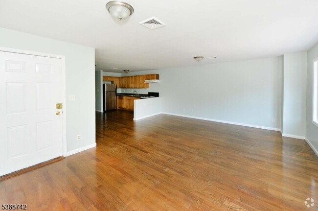 Building Photo - 12 Amity St Rental