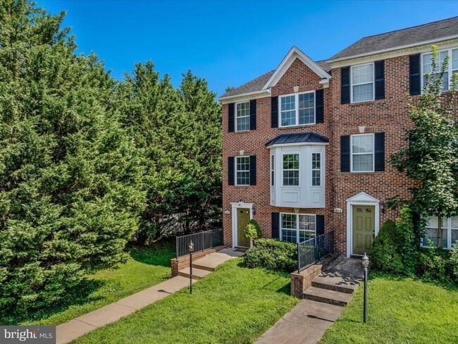 Building Photo - 316 E 5th Ave