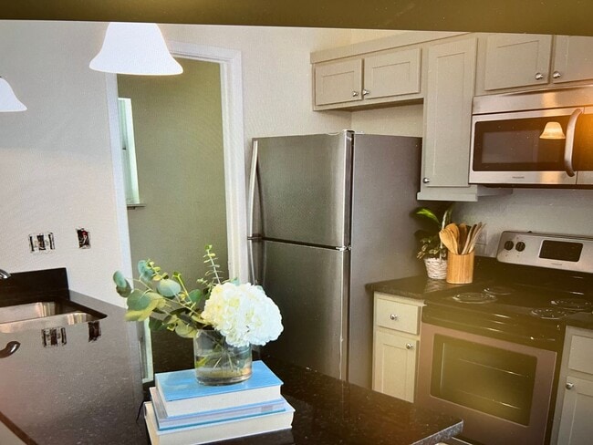 Photo - LIVINGSTON2701-03 Unit 2701