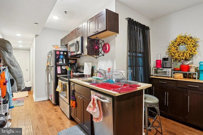 Photo - 1606 Willington St