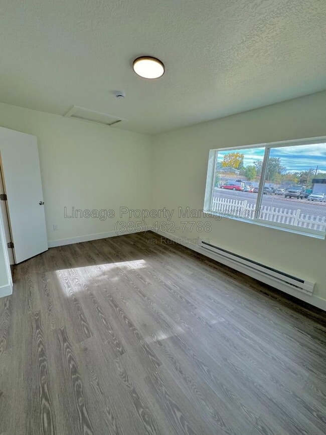 Photo - 412 W 20th St Unidad 4