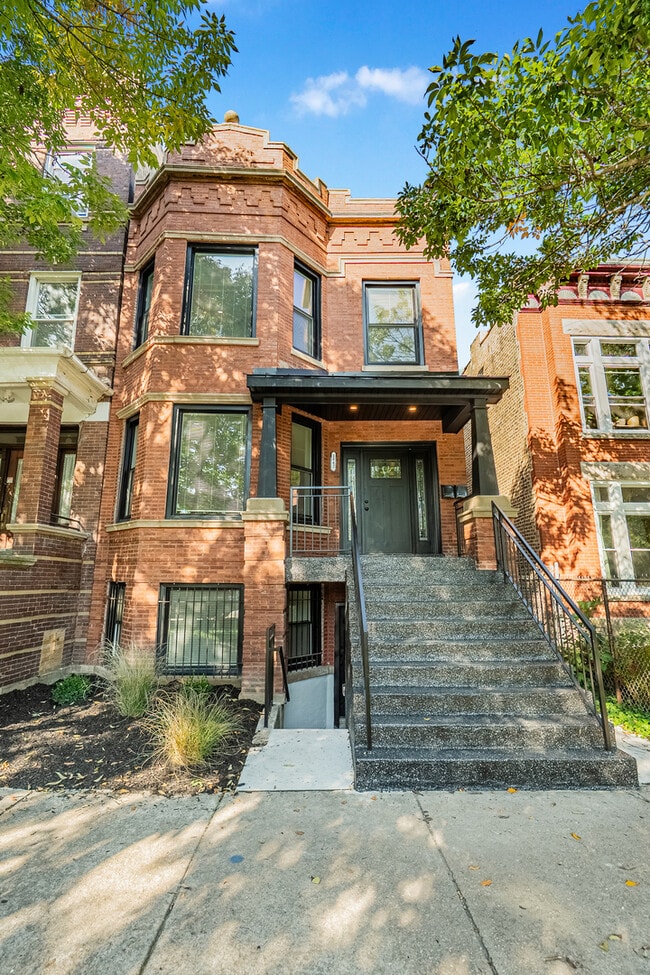 Building Photo - 1442 N Kedzie Ave Unit 2