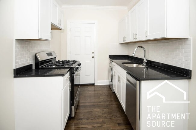 Photo - 3817 N Greenview Ave Unit 2W