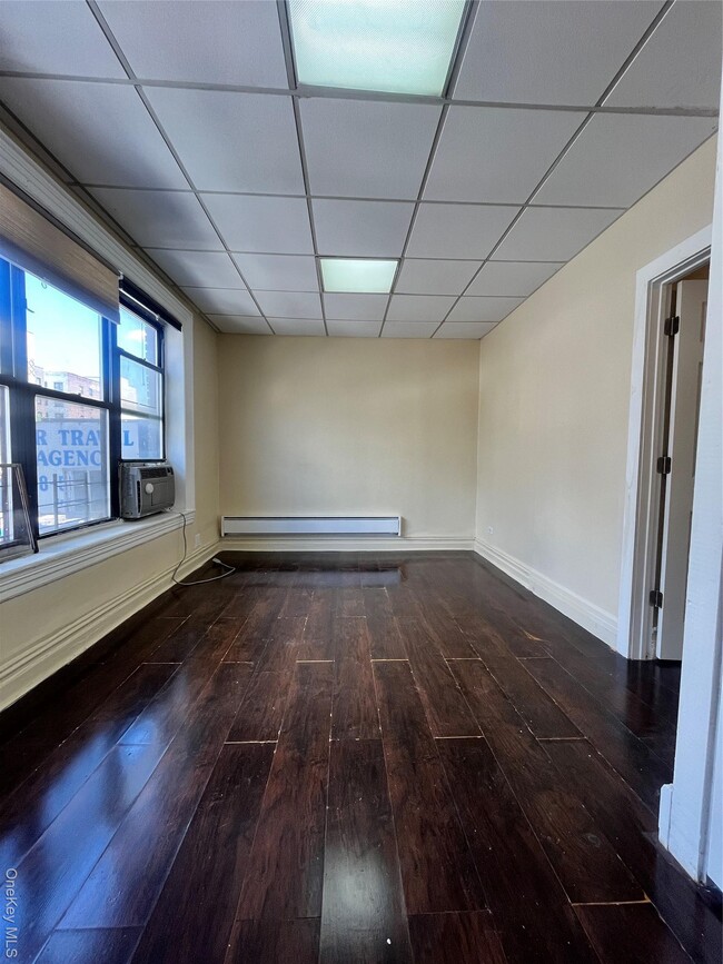 Photo - 30 W Kingsbridge Rd Unit 3