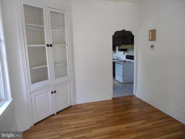 Photo - 3412 Crawford St