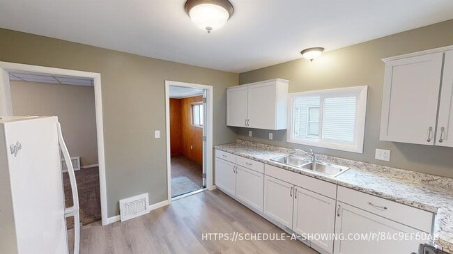 Photo - 325 W Park St Unit 1