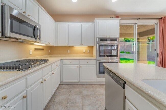 Photo - 10737 Sprucedale Ave