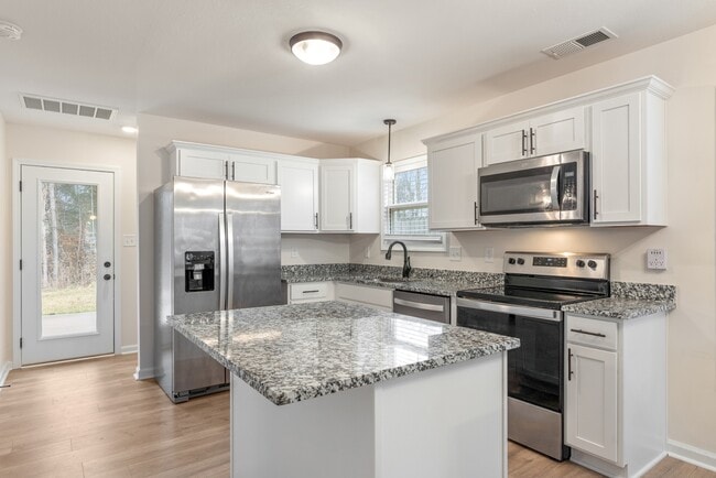 Photo - 412 Hillside Dr
