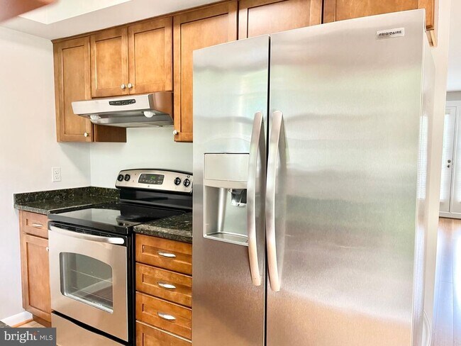 Photo - 2713 S Walter Reed Dr Unit B