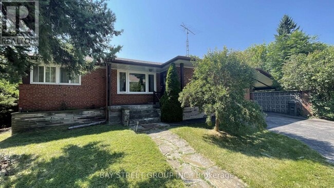 Photo - 260 Moore Park Ave