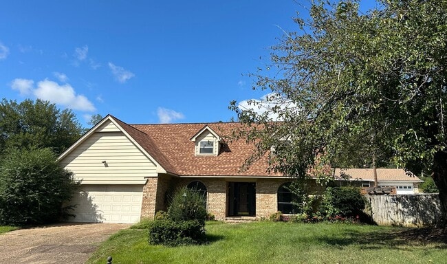 Building Photo - 2507 Dallas Cir Rental
