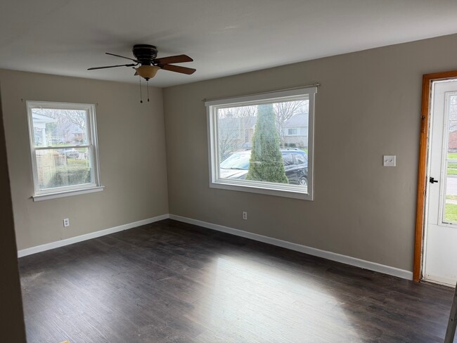 Sala de estar - 4284 Beechgrove Dr