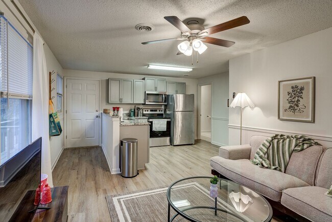 Photo - 1312 N Barton St Unit 2