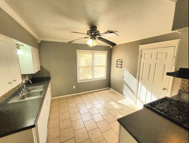 Photo - 2601 Glenn Ave