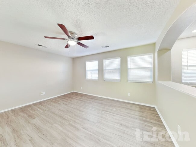 Photo - 6407 Black Hawk Dr NE