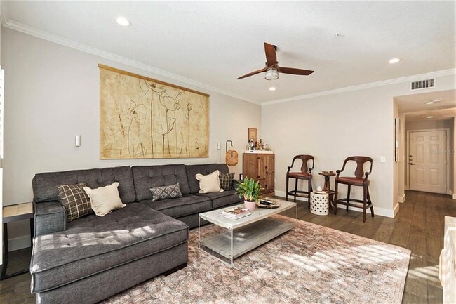 Photo - 801 S Oregon Ave