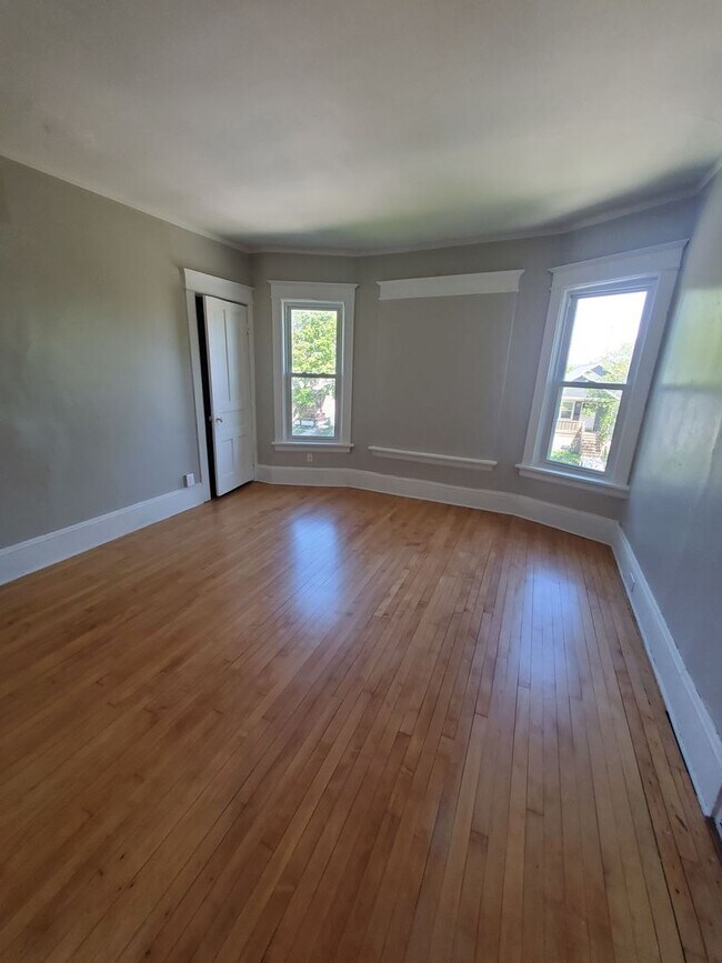 2023-2025 N 24th St. (Duplex) - 2023-2025 N 24th St. (Duplex) Apartment Unit 2025 Upper