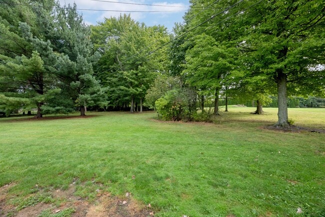 1906 Cher Ct