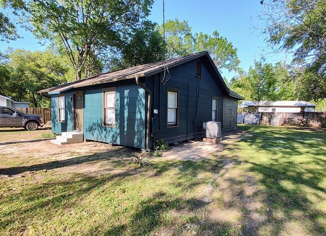 Photo - 980 N Tannahill St