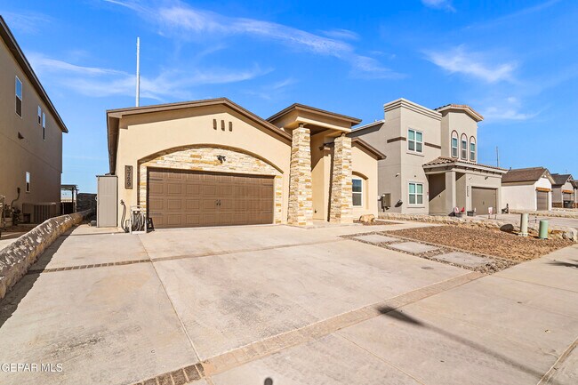 Photo - 3729 Surmise St