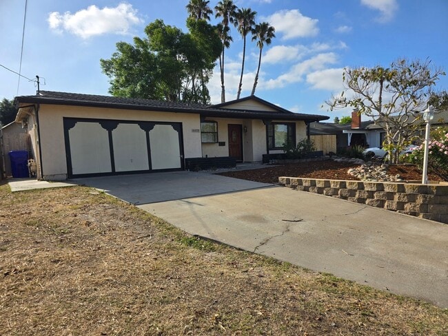 Building Photo - Spacious 4 Bedroom Home with 2-Car Garage & Large Living Areas