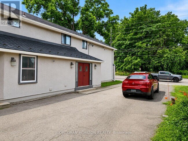 Photo - 20407 Leslie St