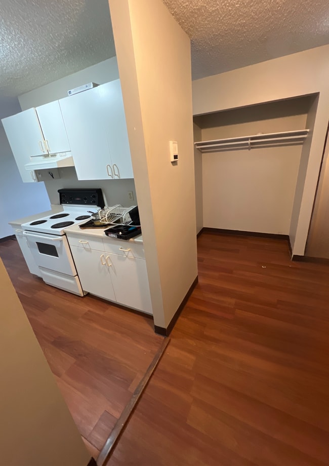 Photo - 5117-5144 44 St Unit 307