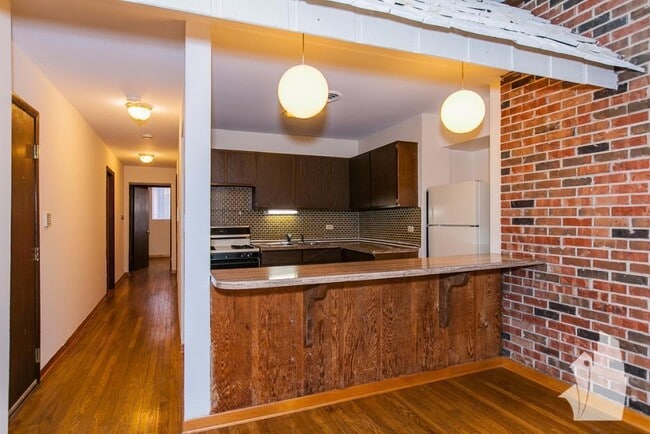 Building Photo - 877 W Lill Ave Unit D2