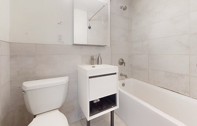 Photo - East 26th Street Unidad 5RN