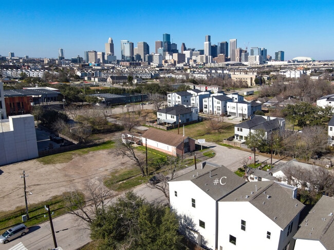 Skyline View - 3107 Saint Charles St Unit C