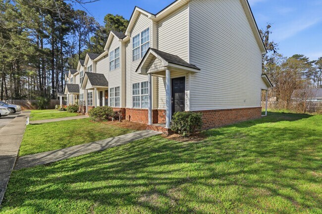 Photo - 4062 Cedars Pkwy