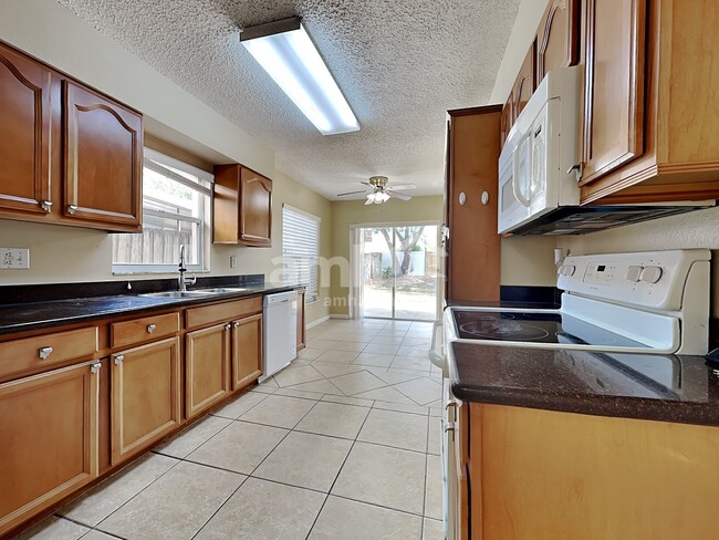 Photo - 1606 Prowmore Dr