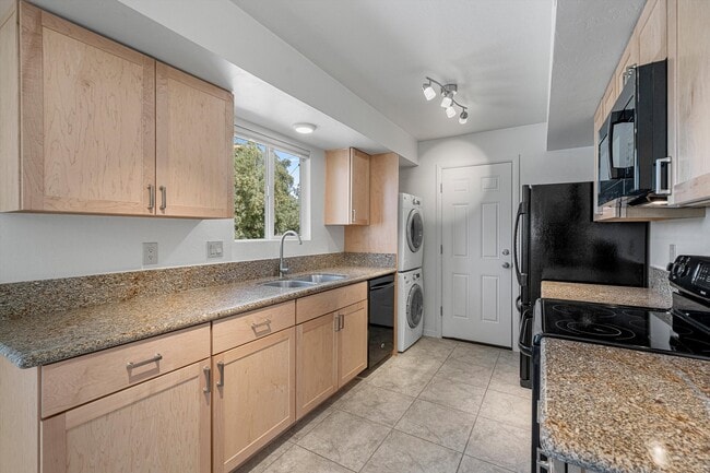 Photo - 1529 E Glenn St