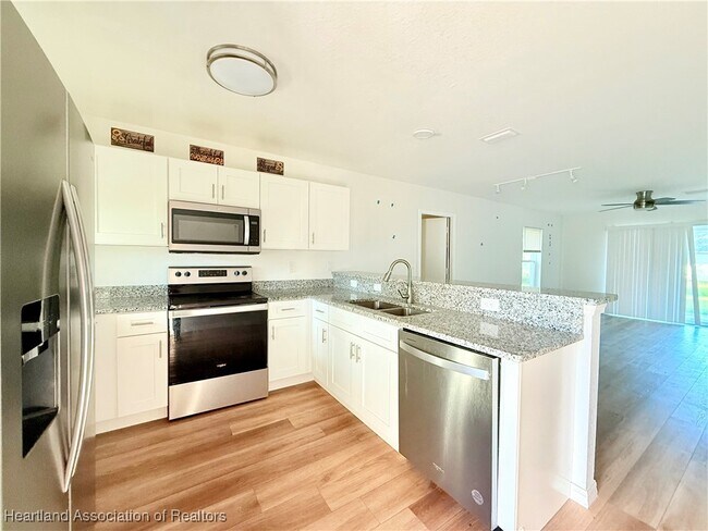 Photo - 5509 Castania Dr