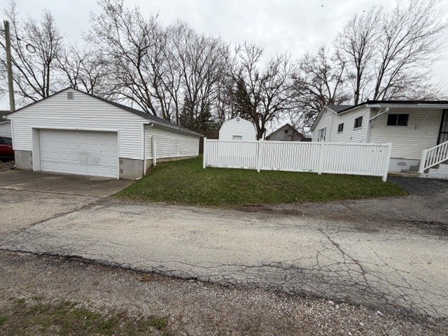 Photo - 107 W Main St